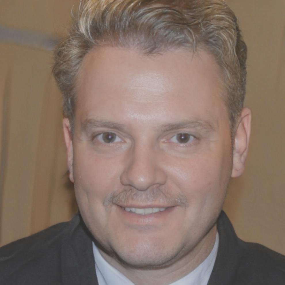 Portrait de Théophane Mercier, Directeur Stratégie Financière chez praelonviora